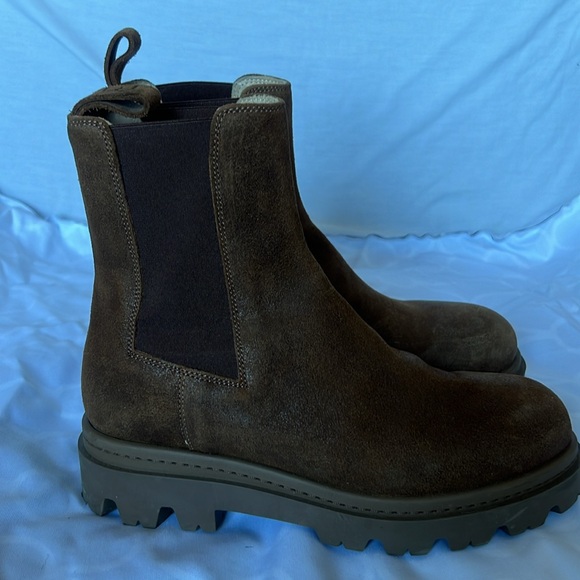 BANANA Republic Chelsea Boots - Size 7 - Picture 5 of 14